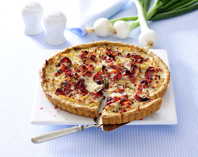 Quiche is an extremely easy to make meal that can feed up to 8 people. This quiche recipe is delicious, nutritious, and tastes great when warm out of the oven. Nothing tastes better than a wholesome, home-made quiche!