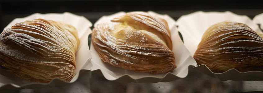 Sfogliatella napoletana (neapolitan pastry)